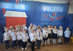 Tuptusie na przedszkolnym Święcie Niepodległości