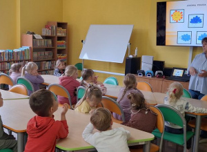 Zajęcia biblioteczne "Cztery pory roku - jesień" w Miejskiej i Powiatowej Bibliotece Publicznej w Kutnie.