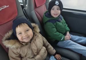 Kuba i Daniel w autobusie