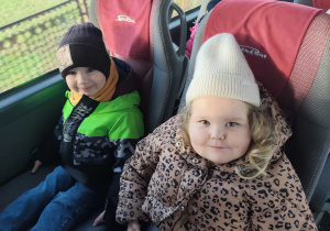 Juliusz i Ola w autobusie