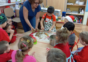 Tuptusie pieką pierniki