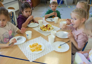 &quot;Owocowe urodzinki&quot; w Buziakach - Leon.