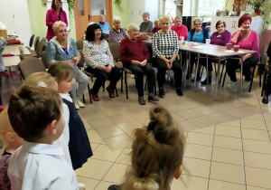 Obchody "Ogólnopolskiego Dnia Seniora" - wyjście do Centrum Seniora.