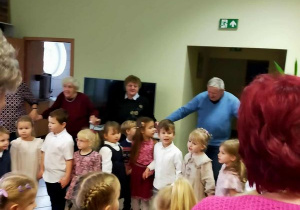 Obchody "Ogólnopolskiego Dnia Seniora" - wyjście do Centrum Seniora.