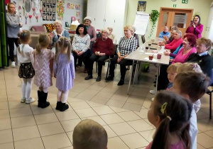 Obchody "Ogólnopolskiego Dnia Seniora" - wyjście do Centrum Seniora.