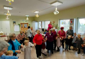 Obchody "Ogólnopolskiego Dnia Seniora" - wyjście do Centrum Seniora.