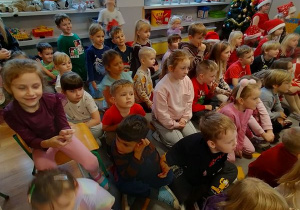 Przedstawienie teatralne "Zimowe niespodzianki".