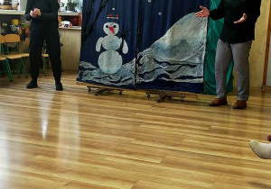 Przedstawienie teatralne "Zimowe niespodzianki".