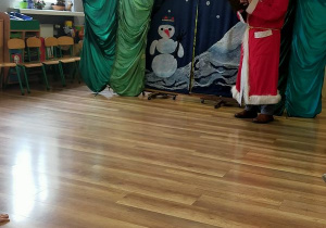 Przedstawienie teatralne "Zimowe niespodzianki".