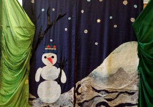 Przedstawienie teatralne "Zimowe niespodzianki".