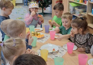 "Owocowe urodzinki" w Buziakach - Amelka.