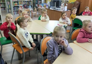 Zajęcia edukacyjne "Święta tuż, tuż!" w Bibliotece Miejskiej.