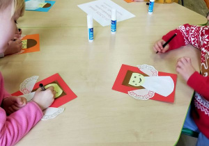 Zajęcia edukacyjne "Święta tuż, tuż!" w Bibliotece Miejskiej.
