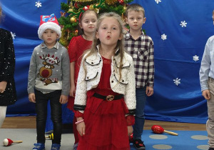 Chanel recytuje wierszyk