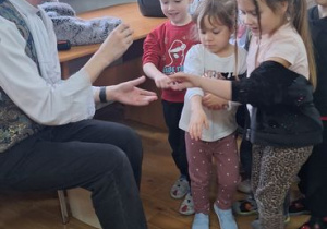 Audycja muzyczna z Bachmanem - "Muzyczne zakrętasy - waltornia".