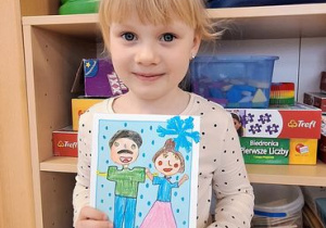 Lenka ze swoją pracą.