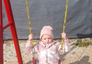 Buziaki chwytają pierwsze wiosenne promienie słońca.