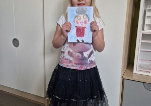 Asia prezentuje swoją laurkę