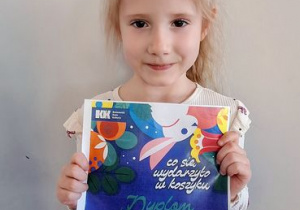Nagroda Główna dla Zosi w konkursie plastycznym "Co się wydarzyło w koszyku".