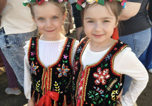 Dziewczynki gotowe do występu