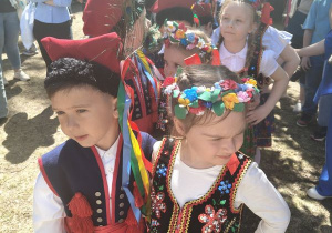 Dzieci czekają na występ