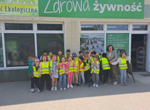 Figielki na wycieczce w sklepie ekologicznym