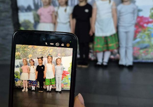 Dzieci z gr. Buziaków na przesłuchaniach konkursu wokalnego w ramach 5. Festiwalu Twórczości Dziecięcej "Niedorosłe piosenki".