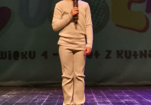 Dzieci z gr. Buziaków na przesłuchaniach konkursu wokalnego w ramach 5. Festiwalu Twórczości Dziecięcej "Niedorosłe piosenki".