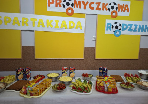 Zdrowy poczęstunek na Promyczkowej Spartakiadzie Rodzinnej