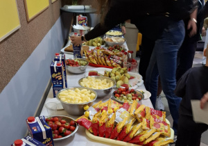Zdrowy poczęstunek na Promyczkowej Spartakiadzie Rodzinnej
