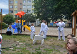 pokaz taekwondo podczas spartakiady