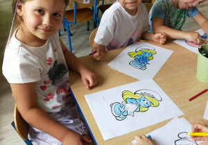 "Smerfne zabawy i gofry" - realizacja ostatniego zadania w ramach Międzynarodowego Projektu Edukacyjnego "Z kulturą mi do twarzy".