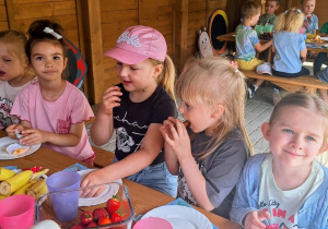 "Owocowe urodzinki" w Buziakach - Klara.