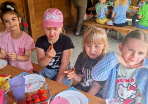 "Owocowe urodzinki" w Buziakach - Klara.
