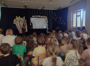 "Z kamerą wśród przedszkolaków" uroczyste rozdanie nagród za udział w konkursie w ramach Kutnowskich Grantów Oświatowych "Sięgaj gdzie wzrok nie sięga".