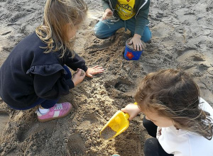 "Zabawy błotne" -super zajęcia dla każdego - realizacja innowacji pedagogicznej "Koło życia - 4 pory roku w ogrodzie".