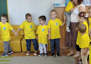 Oskarek i Antoś na uroczystości Pasowania na Przedszkolaka