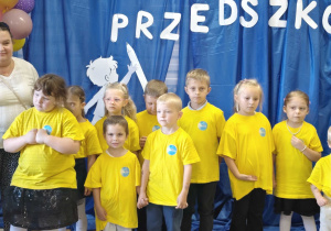 Oskarek i Antoś na uroczystości Pasowania na Przedszkolaka