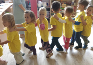 Dzieci podczas zabaw w Dniu Przedszkolaka