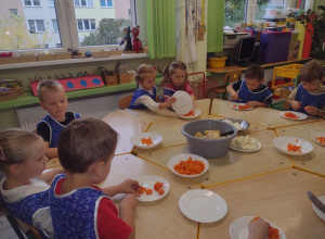,,Sałatka warzywna" zajęcia kulinarne.