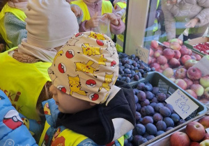 Buziaki na zakupach w Warzywniaku