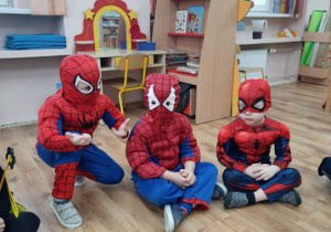 Trzech Spidermanów - Kornel, Kazik i Adaś