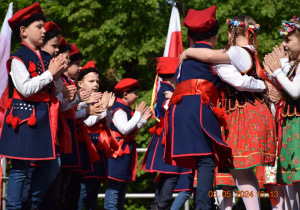 Tańczące dzieci