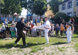 Pokaz w wykonaniu trenera i Kacpra