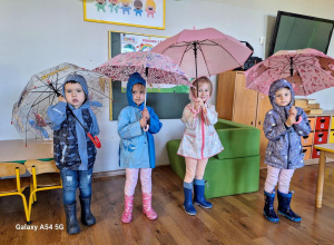 Realizacja Ogólnopolskiego Projektu Edukacyjnego "Z Kicią Kocią maluchy zmieniają się w zuchy" - "Kicia Kocia i straszna burza".