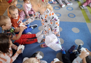 Amelka_częstuje_słodkimi_duszkami 2